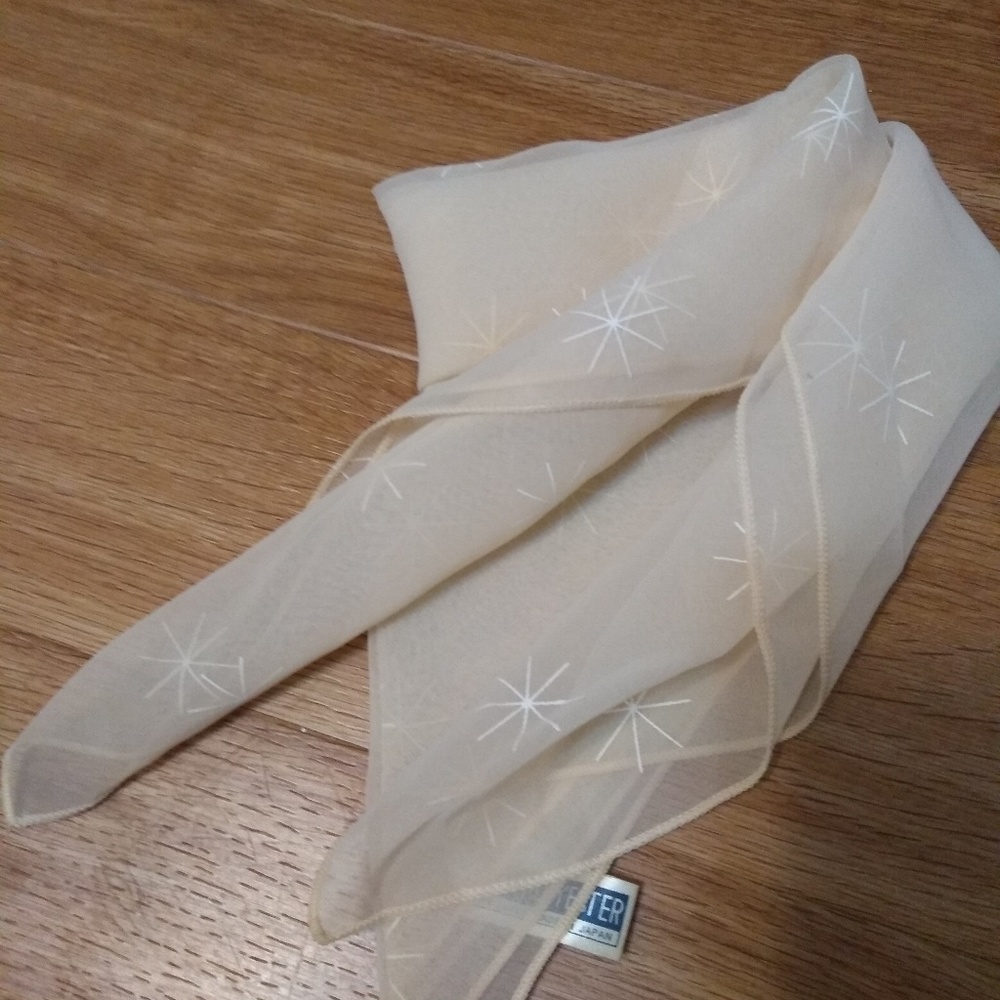 Sheer dressy handkerchief, true 60s vintage!